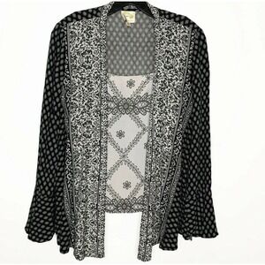 FIG AND FLOWER Women's Blouse Long Bell Sleeve Floral Print Round Neck Size M